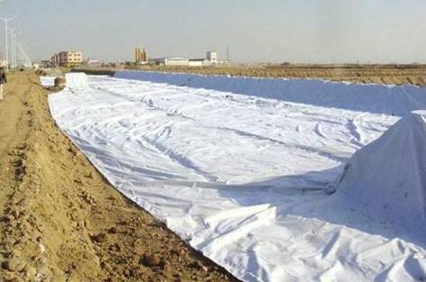 長絲土工布有足夠的強度來承受施工應力，讓工程更牢固